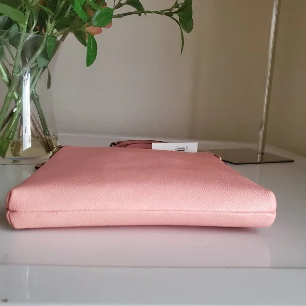 Coach crossbody peach - Picture 4 of 8